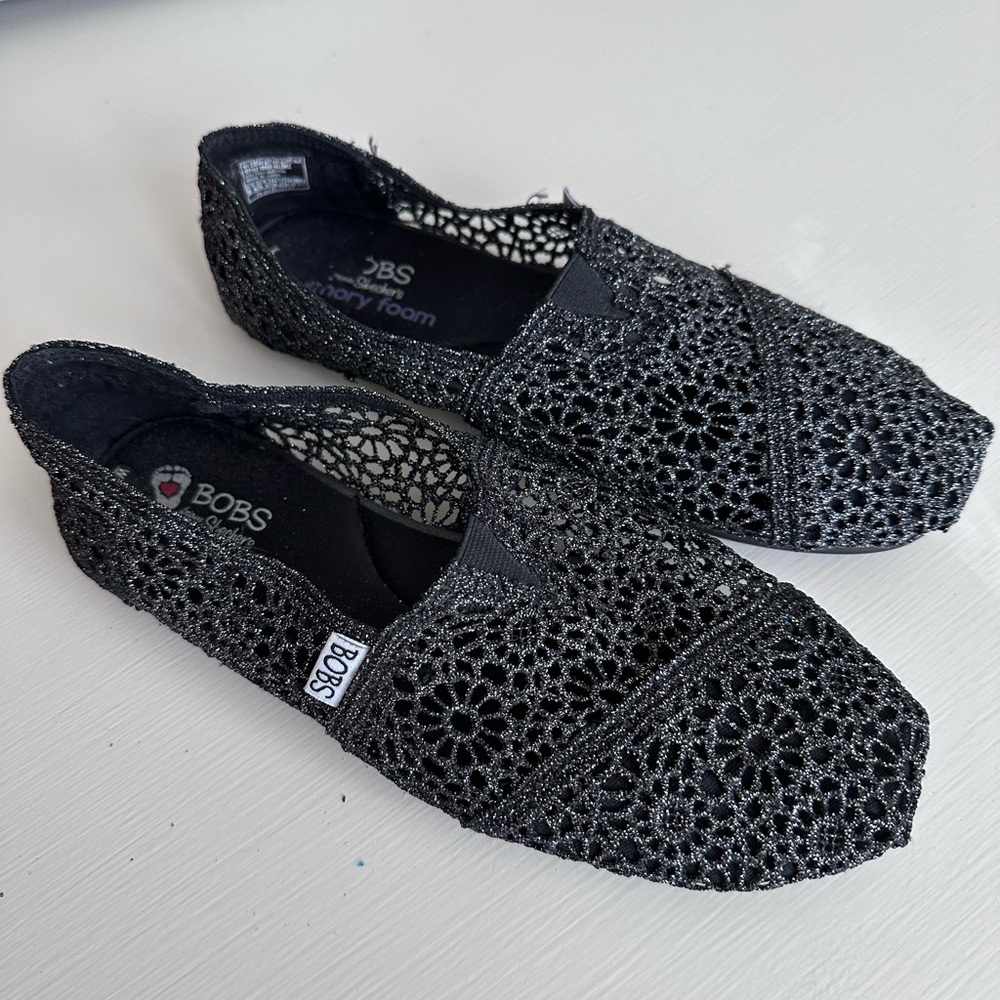 Bob’s memory foam by sketchers flat black and silver thread shoes